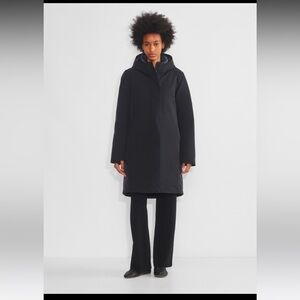 Aritzia The Group Explore Parka in black size XS